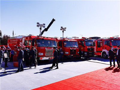 占據(jù)消防展半壁江山,中國重汽用實力詮釋高端重卡
